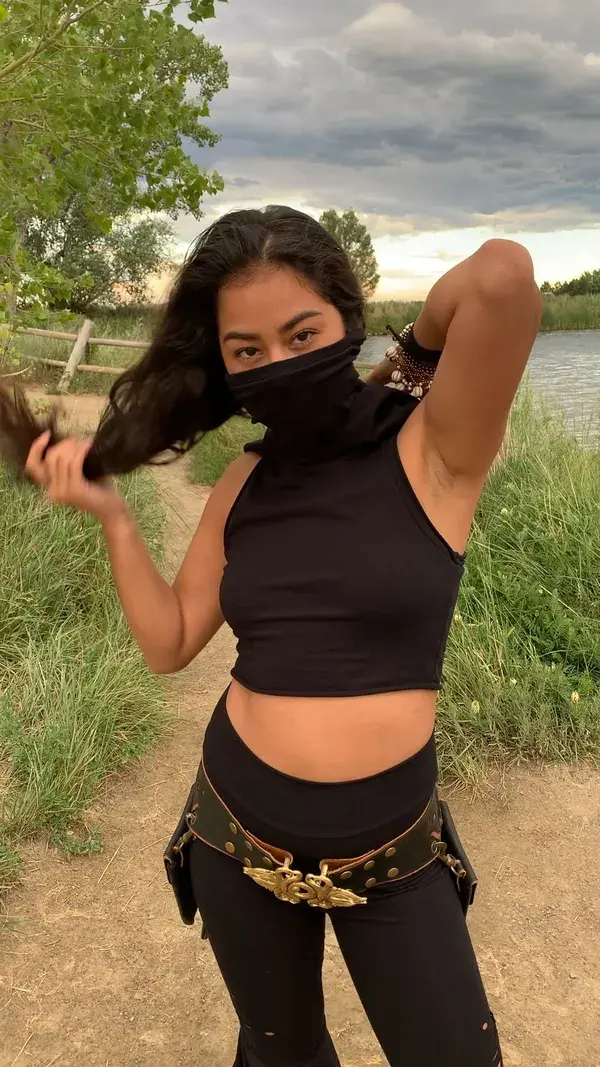 Dust mask hoodie crop