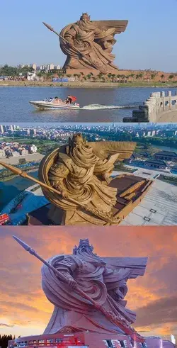 Guan Yu Statue