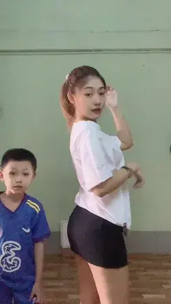 👸-𝗞𝗵𝗶𝗻𝗲 𝗭𝗶𝗻 𝗧𝗵𝗲𝘁♥(TIK TOK) 🇲🇲