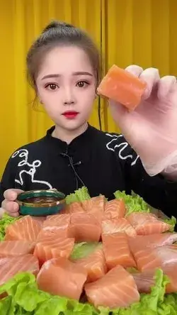 ASMR & MUKBANG