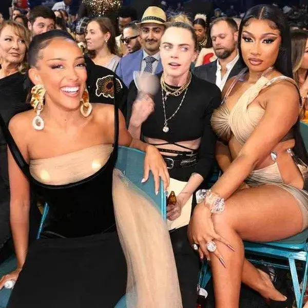 Megan Thee Stallion Shares BBMAs Photo With Cara Delevingne Edited Out