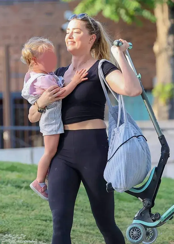 Amber Heard and her daughter (2023)