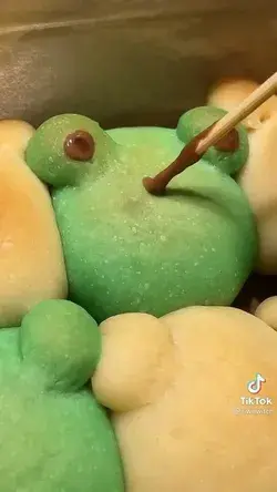 Frog and bear bread 💕