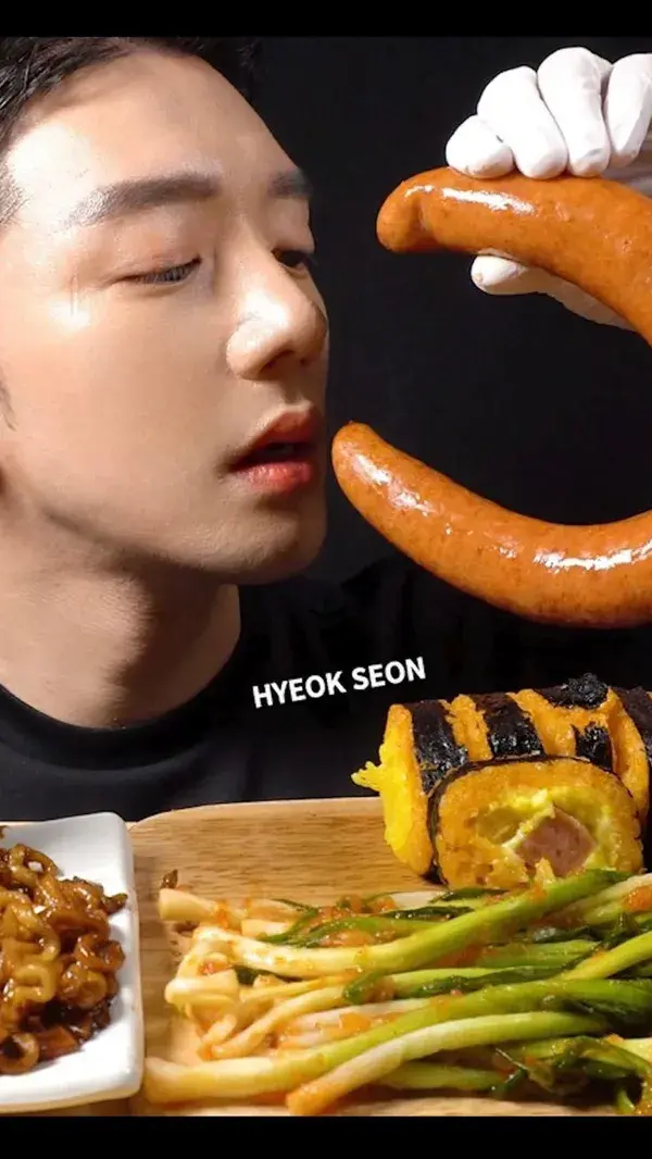 ASMR MUKBANG BLACK NOODLES KIELBASA SAUSAGE GREEN ONION KIMCHI KIMBAB 짜파게티 파김치 킬바사소세지 김밥 먹방 EATING