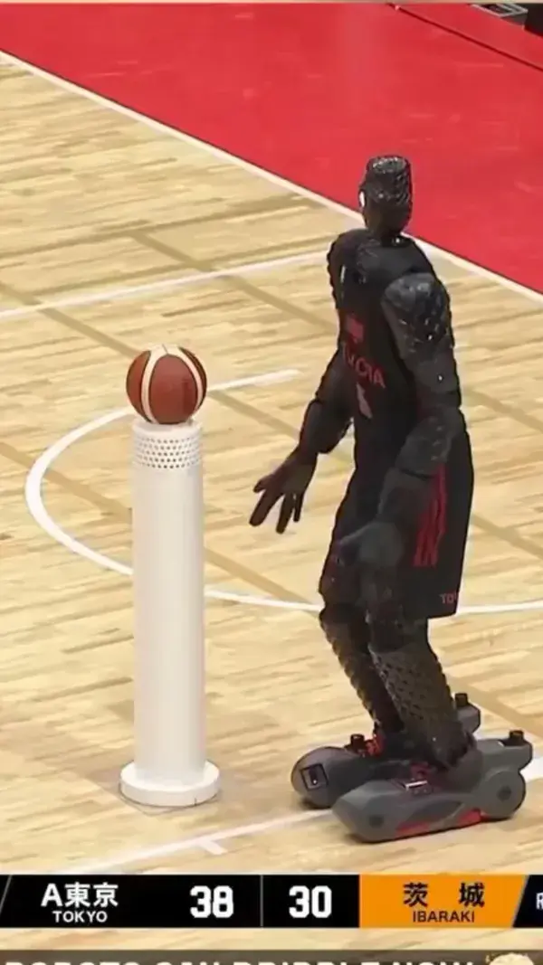 Toyota’s artificial intelligence basketball robot in action