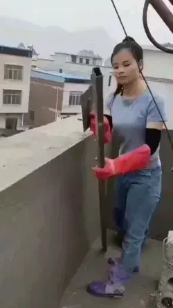 Woman on Construction 👷‍♂️