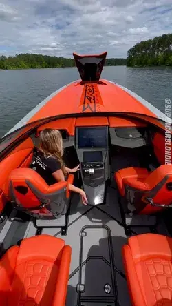 Check out the interior of this SUPERboat 👀🔥 | 🎥 @adrenalinepowerboats_ #boat #superboat #boattok