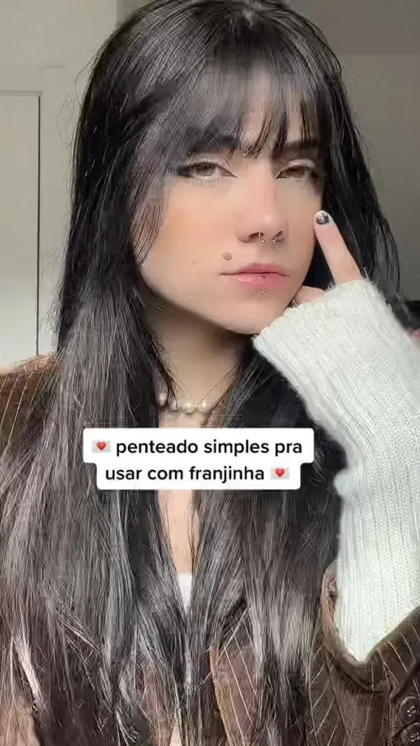 Penteado perfeito para cabelos com franjinha