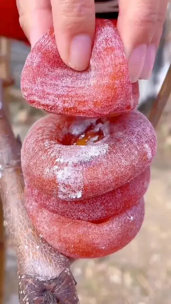 Satisfying fruit cutting