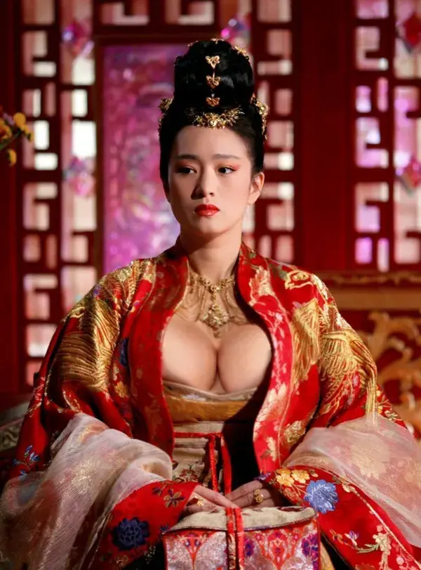 Gong Li Curse of the Golden Flower