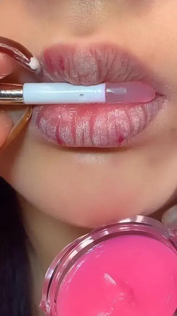 Come on try this lipstick