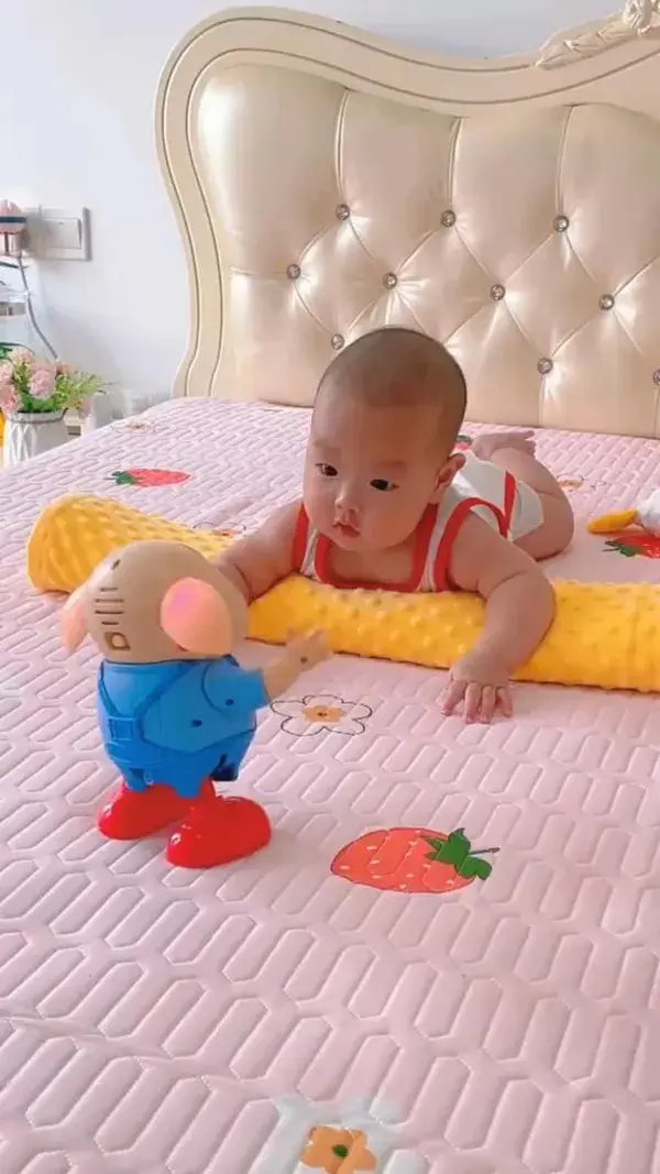 Keep Your Baby Entertained :)