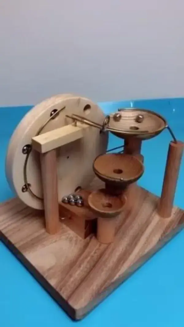 Marble machine, Marble run, Rolling ball sculpture