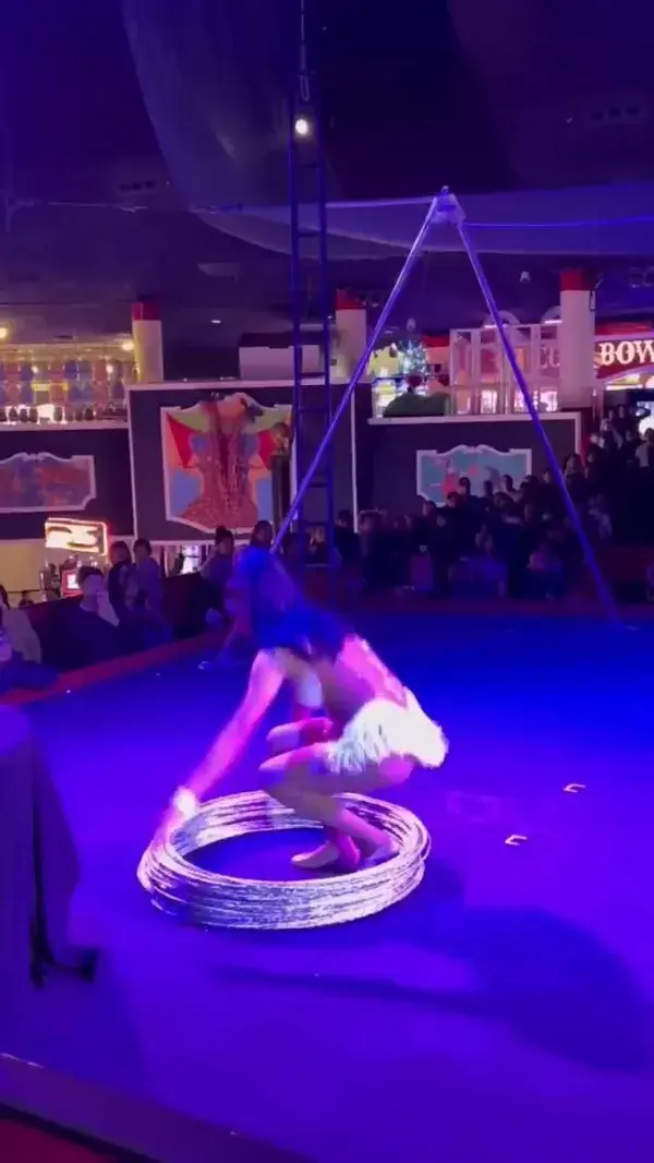 hula hoop queen