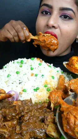 Ashifa ASMR Eating Spicy Mutton, Chicken Vindaloo Leg Piece Curry Indian Street Food Mukbang Video