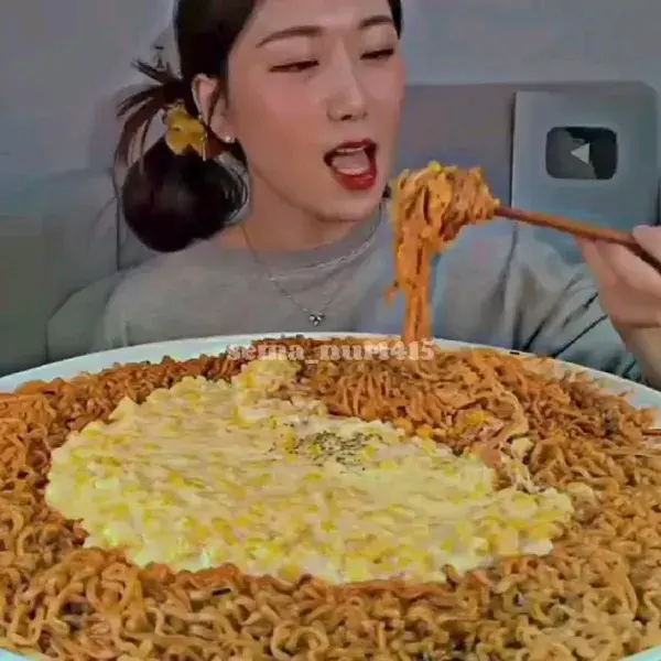 eating fancam