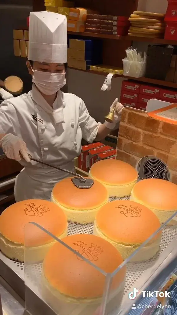 Jiggly cheesecakes in Osaka, Japan