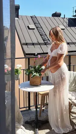 Mom mother pregnant baby mommy daughter life spring summer balcony apartment