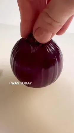 ONION HACK 🧅😮 HOW TO CUT AN ONION