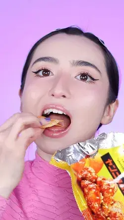 Trying Korean BBQ flavoured chips 🍟🤤