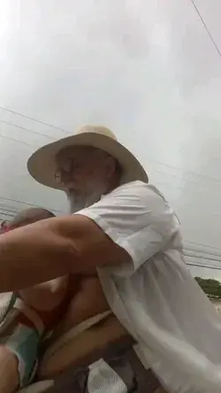 Funny grandpa 😀😃