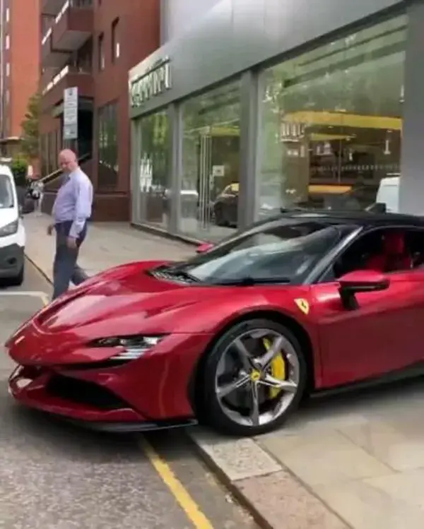 Rosso Fiorano SF90