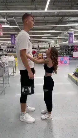not sure if he's tall or she's smol
