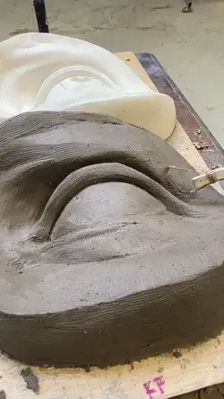 Sculpting eye