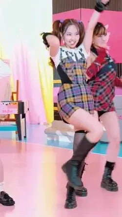 Nayeon fancam