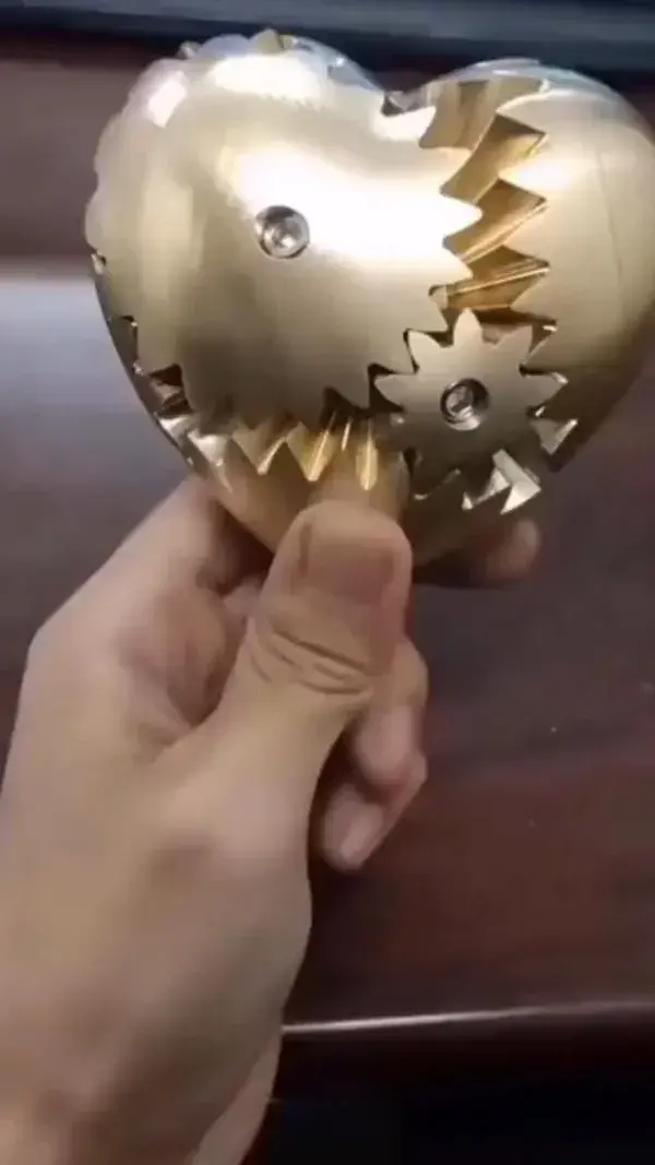 Metal mechanical heart