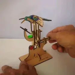 Kit Automata,puzzle en madera con movimiento. Kit Automata, wooden puzzle with movement.