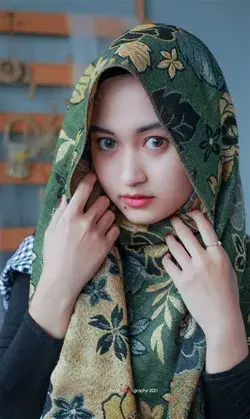 Cewek jilbab ketagihan main dirumah