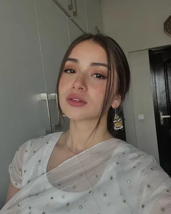 Aena Khan ❣️