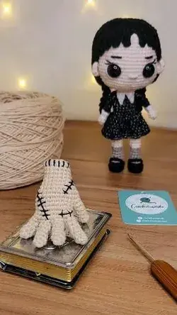 Thing from Wednesday / Dedos Amigurumi