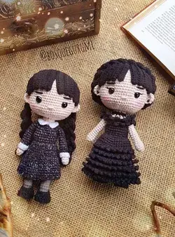 Wednesday Addams / Wandinha Addams amigurumi 