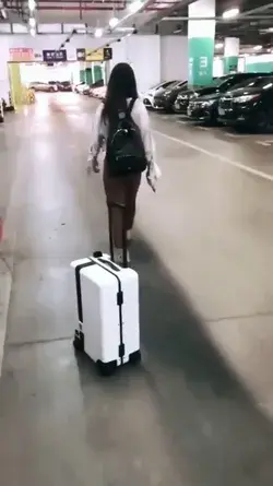Auto-follow Smart Luggage | Cool inventions, Smart suitcases, Travel essentials