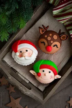 Christmas Cupcakes by Ruth Black