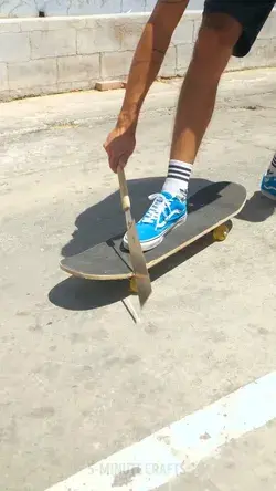 Jamming on the well! Turning a skateboard into a guitar