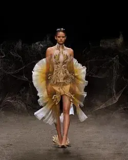 LOOK 20 - Roots of Rebirth - Iris van Herpen - Couture