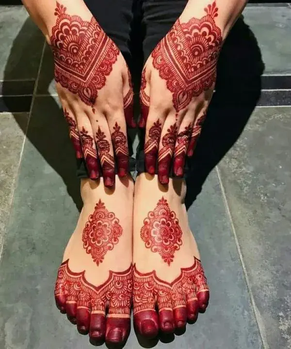 If you're a fan of minimal #mehndi design then this is the right inspiration you're looking for! 