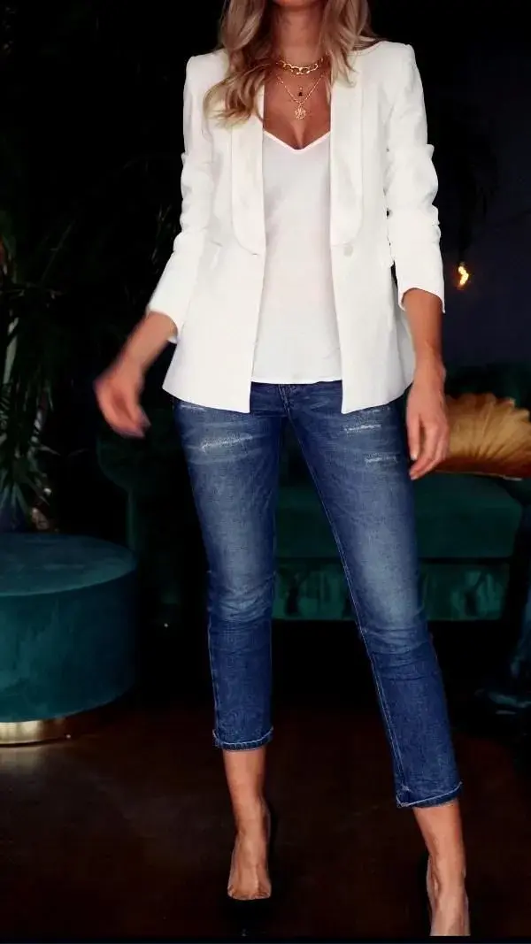 Fashionable daily outfits.  ©:Video collected from Pinterest