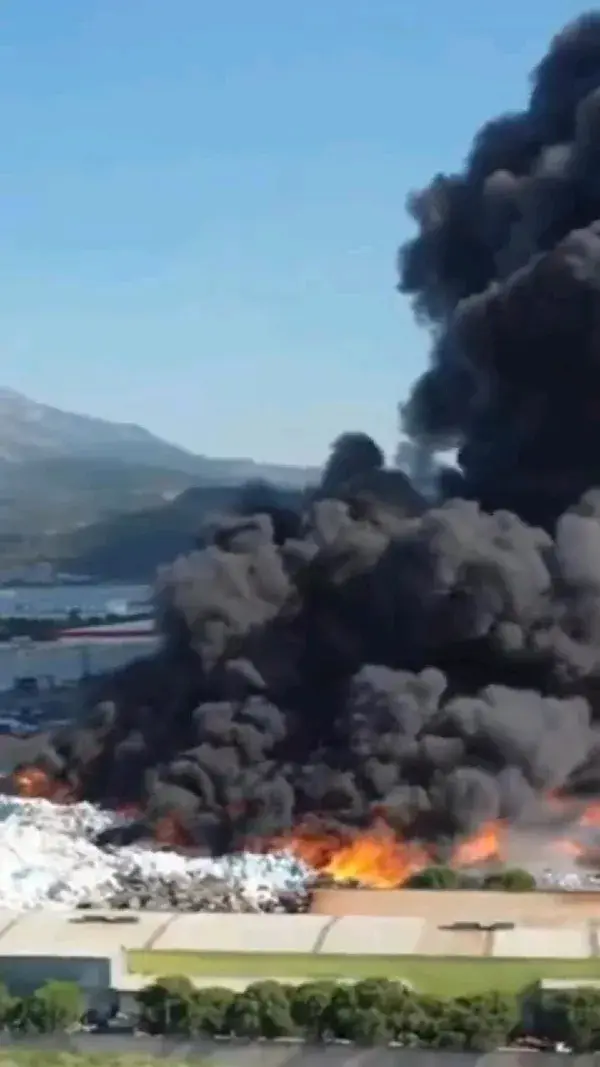 Burning a Recycling Plant in Manisa