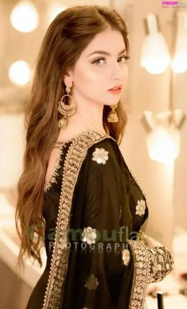 Dananeer Mobeen Pawri Video Fame Girl - Fashion of Pakistan 2022