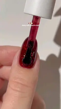 🧣⭐️Nails as festive as a glass of mulled wine 🍷this ruby red glitter is one of the most beautiful