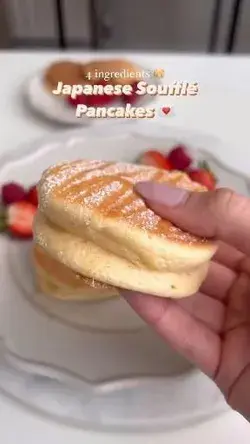 Japanese Soufflé Pancakes 🥞🍓