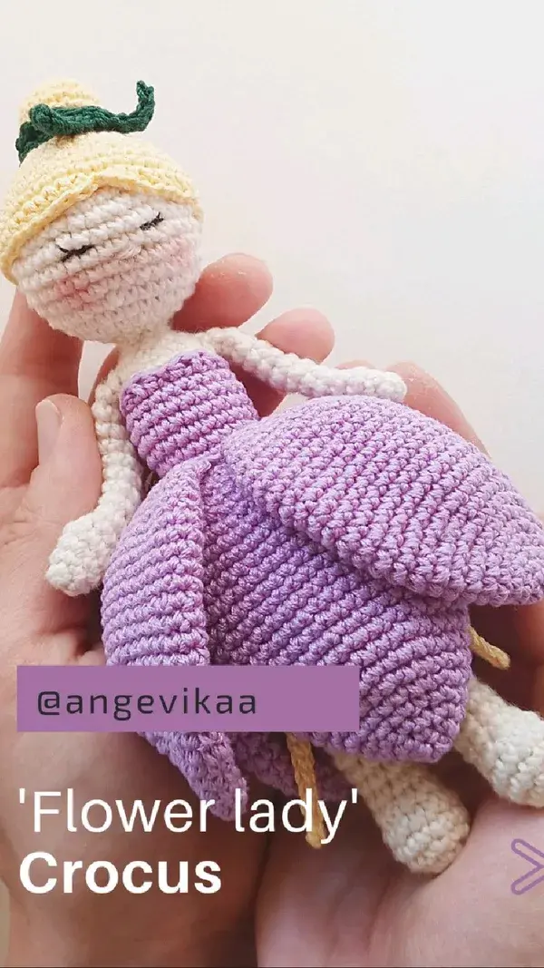 Crocus flower Amigurumi crochet doll design