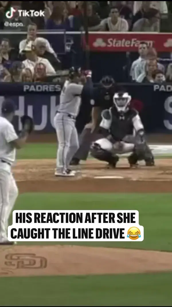 His reaction after she caught the line drive 😂