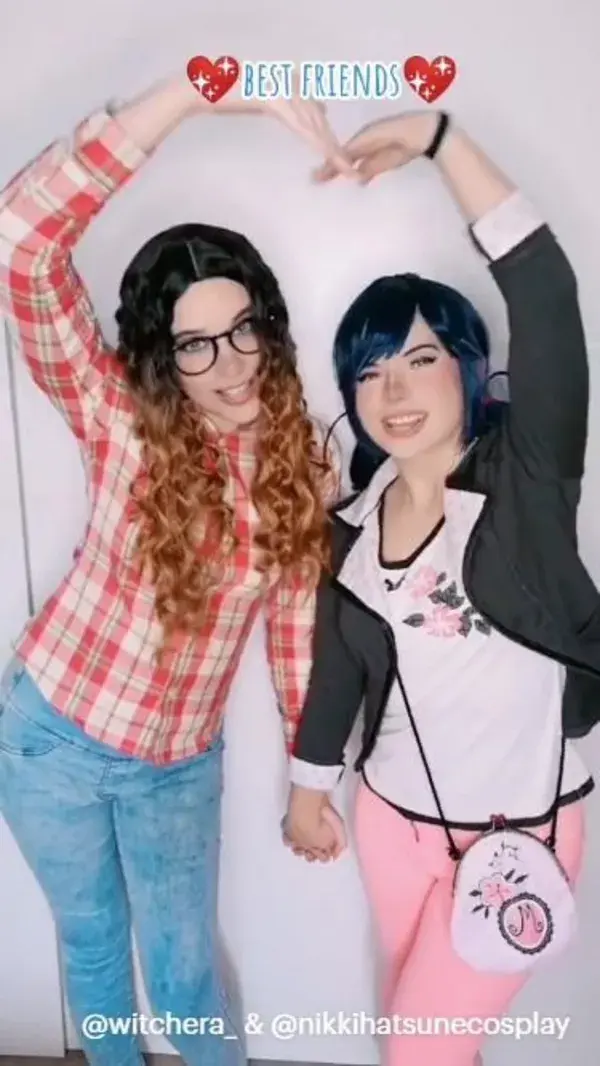 💖 BEST FRIENDS! 💖(@witchera_ and @nikkihatsunecosplay on YT, TT and IG)