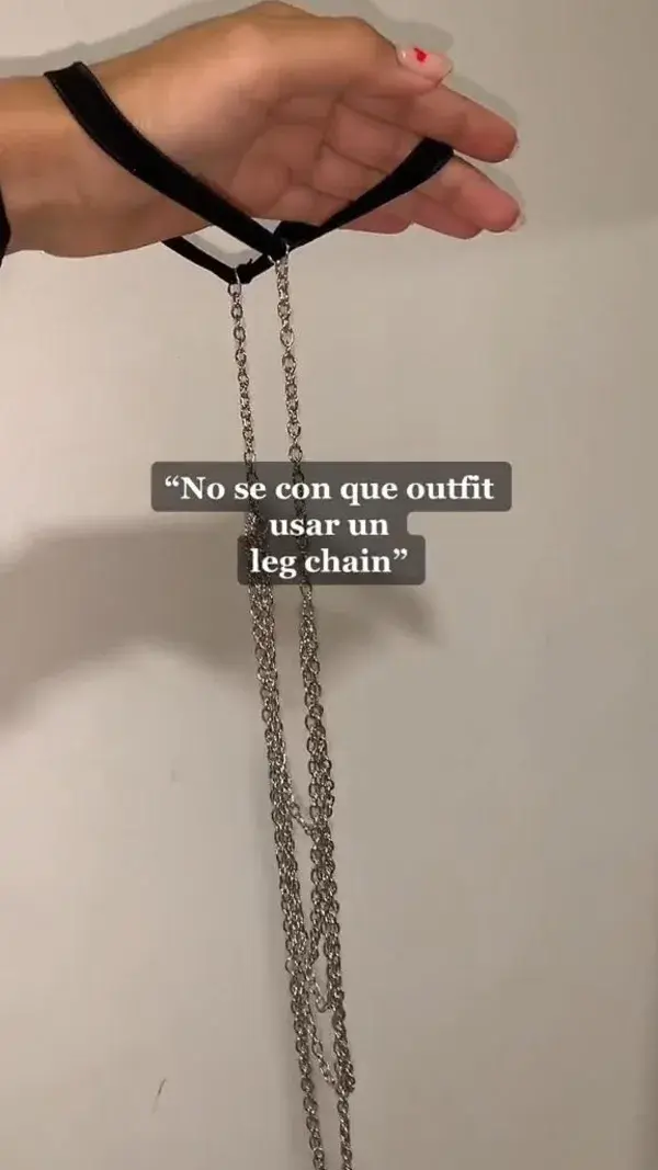 Would you wear thigh chain like this?