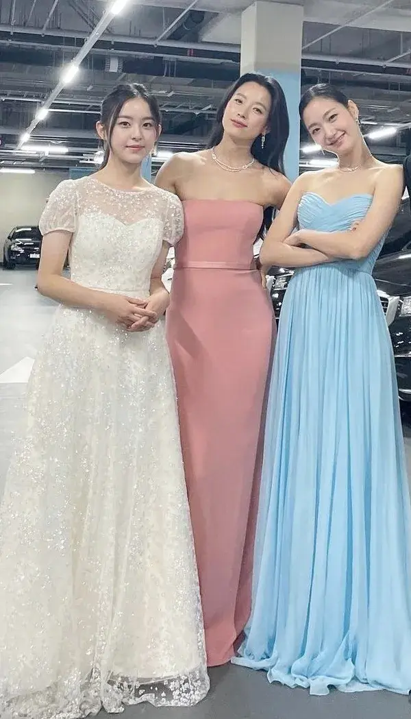 park jihu with Kim go eun and Han hyo jo